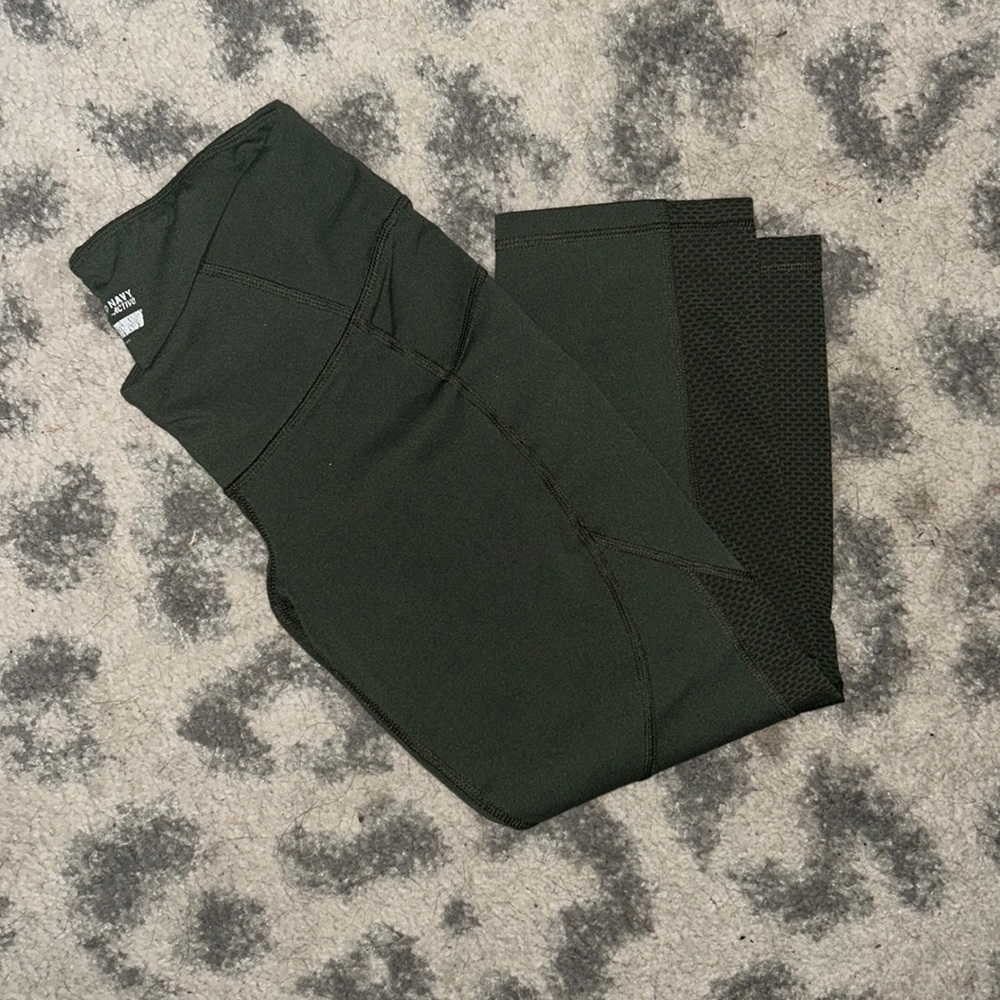 Workout Capris - Picture 2 of 6